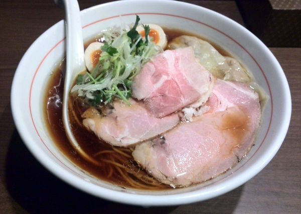 「特撰ラーメン黒」@八咫烏の写真