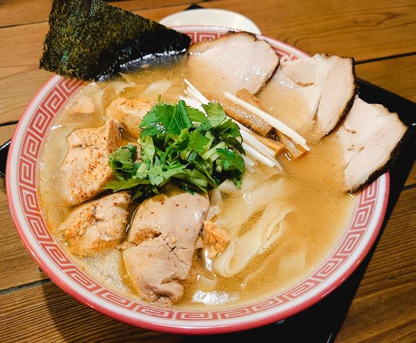 「焼干ししょっつるそばアンキモスペシャル【数量限定】」@麺切り 白流の写真