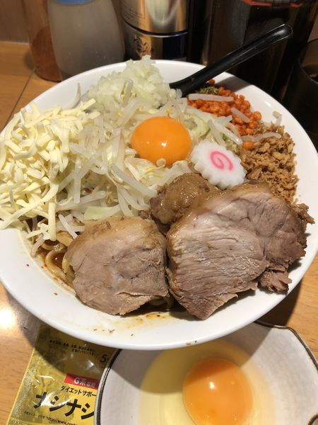 「香辛まぜそば(大)+チーズ+たまねき+生たまご+ナシナシ」@麺屋 神工の写真