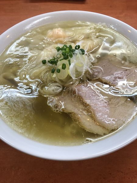 「海老ワンタンメン」@日陰の写真