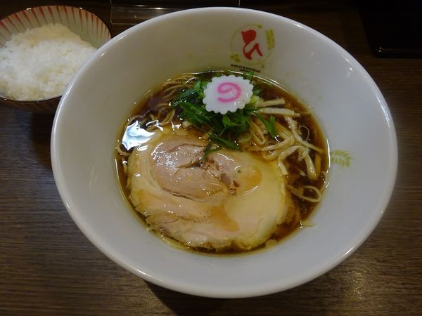 「濃口醤油らーめん」@麺や ひなた 塚口店の写真