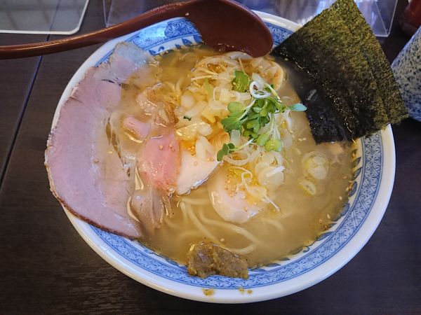 「鶏塩そば￥７８０」@麺通 伊武記の写真