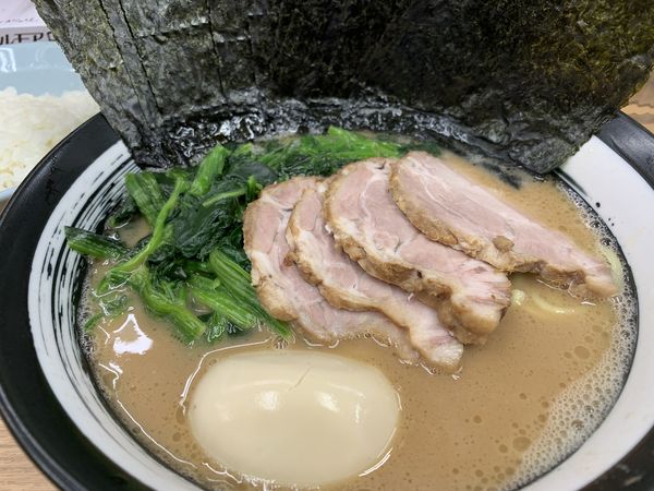 「特別ラーメン 並（1,000円）」@横浜ラーメン 武蔵家 日吉店の写真