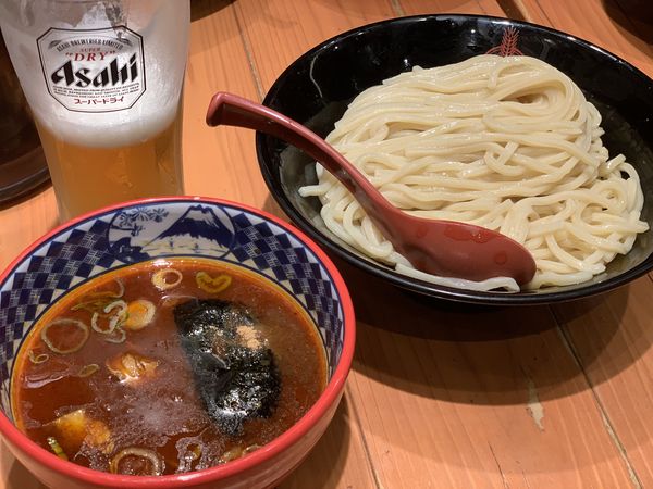「辛つけ麺（大盛）」@つけ麺専門店 三田製麺所 水道橋店の写真
