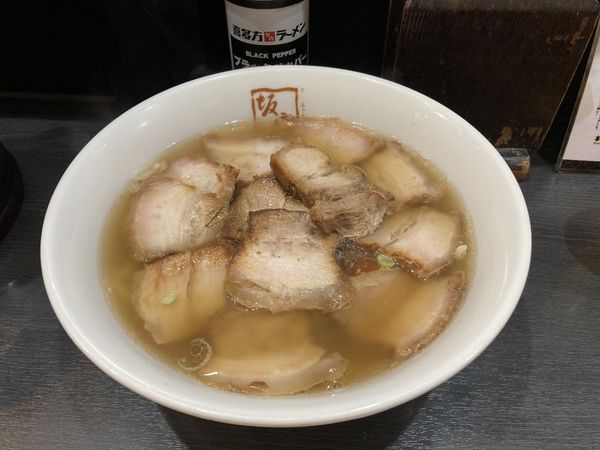 「焼豚ラーメン＋瓶ビール」@喜多方ラーメン 坂内 蘇我店の写真