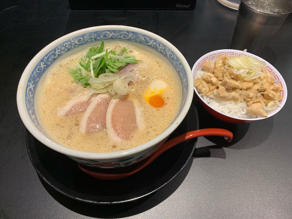 「味噌白湯ラーメン900円+生姜肉飯250円」@KOBE ENISHIの写真