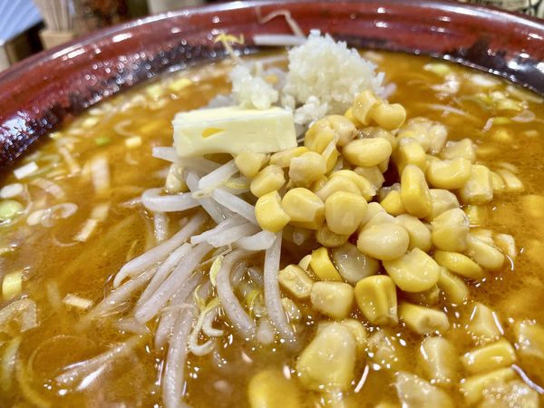 「サッポロ赤星＆黒ラベル＋チャーシュー皿半熟玉子→味噌らーめん」@らーめん 高尾の写真