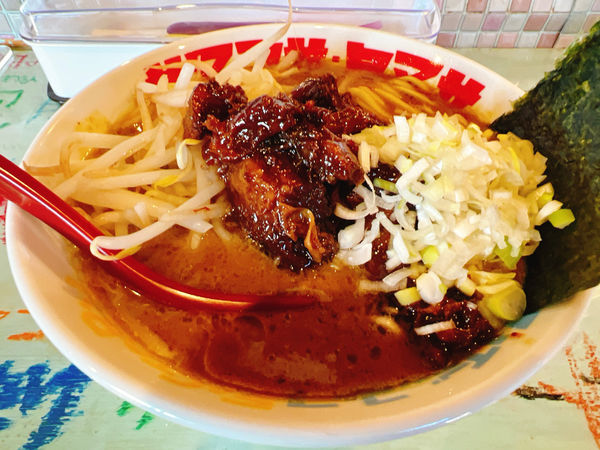 「北海道牛カレーめん」@ハイデン.コッコFACTORYサマンサ・タマサの写真