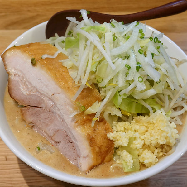 「豚ラーメン 900円 + 濃厚魚介変更券 50円」@(SCLabo)の写真