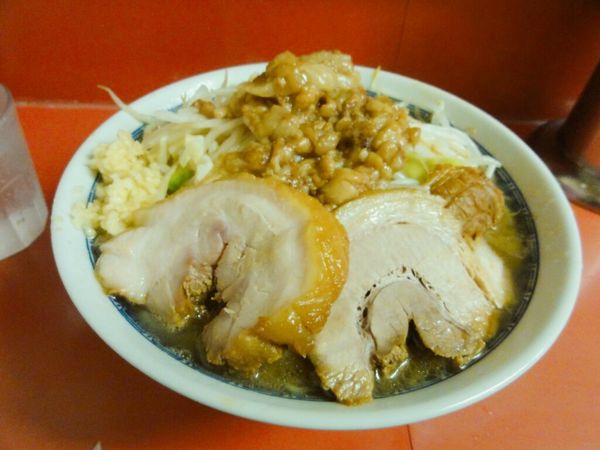 「小750円ニンニク脂」@ラーメン二郎 桜台駅前店の写真