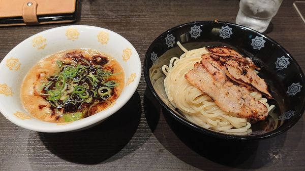 「スタミナつけ麺」@とんこつらーめん俺式 純 東京ラーメンストリート店の写真