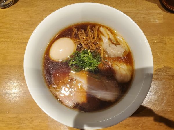 「特製醤油らぁ麵」@らぁ麺や 嶋の写真