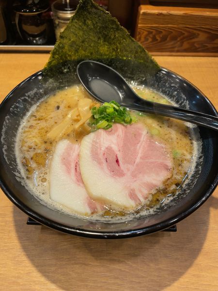 「こってりの黒　エビチャーハン（ハーフ）」@らーめん銕 本店の写真