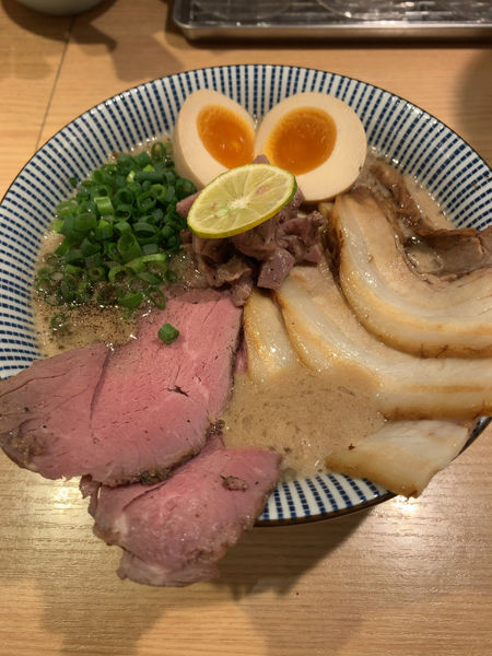 「ラム豚骨」@自家製麺 MENSHO TOKYOの写真