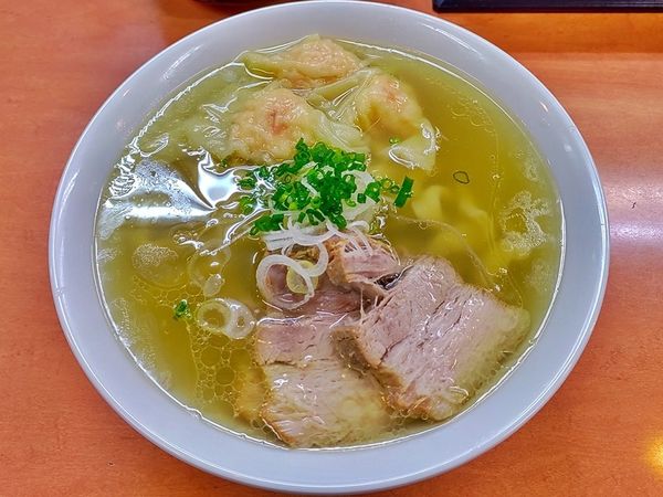 「海老ワンタンメン」@日陰の写真