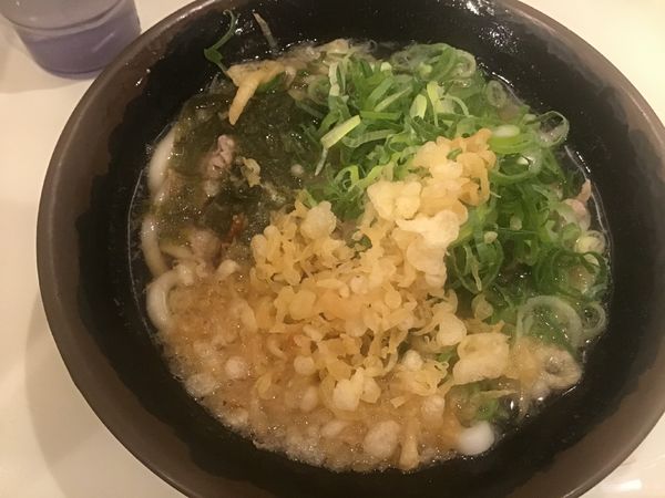 「肉うどん400円、ネギ10円、天カス10円」@松屋の写真