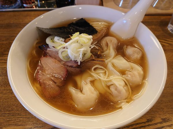 「ワンタンメン 950円」@支那ソバ おさだの写真