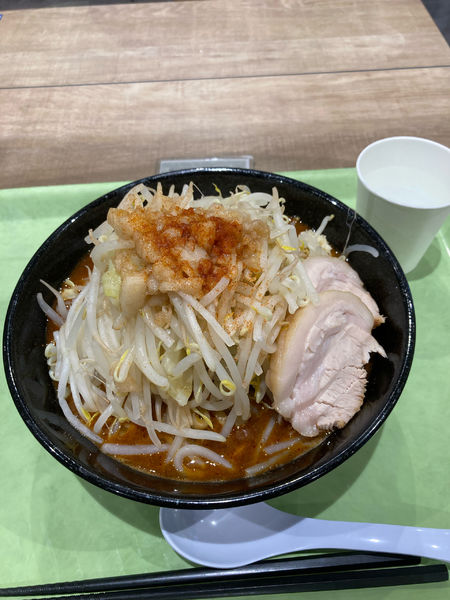「辛みそラーメン全マシ＋1豚」@ジャンクガレッジ カインズ朝霞店の写真