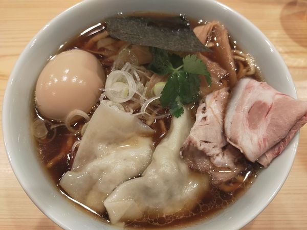 「特製中華そば」@自家製麺 ロビンソンの写真