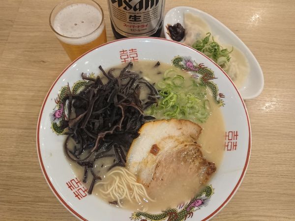 「瓶ビール大瓶＋ 茹で餃子(3個)＋十割ラーメン」@ぎょらん亭 西早稲田店の写真