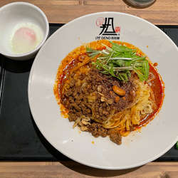 汁なし白ごま坦々麺、温玉セット