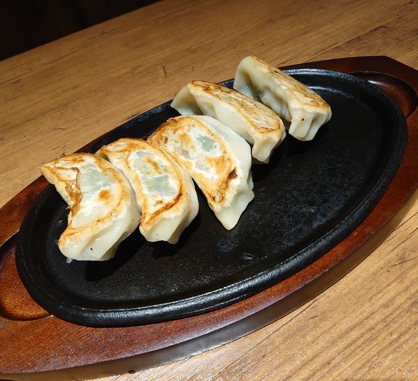 「鉄板焼き餃子(580円)」@昌楽 川越店の写真