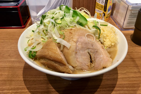 「ミニらーめん (豚一枚)(麺硬め・ニンニク・ネギ)880円」@ちばから 蒲田店の写真