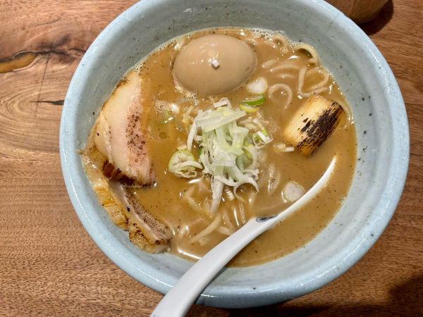 「ラーメン＋味玉」@麺や 高倉二条の写真