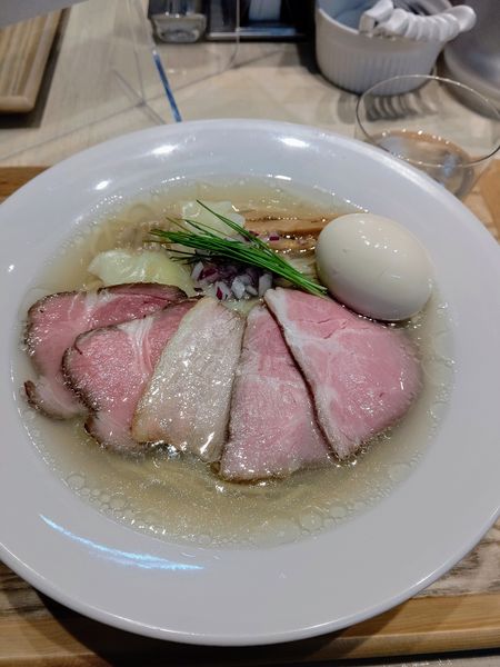 「特製中華蕎麦〈塩〉+大盛」@宍道湖しじみ中華蕎麦 琥珀 東京本店の写真