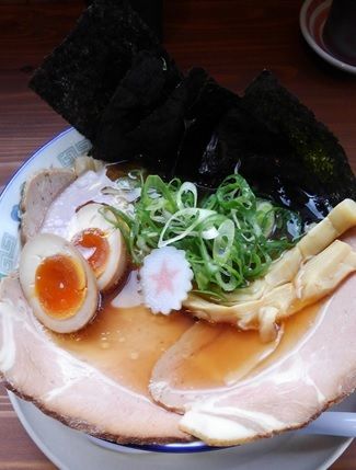 「豪華特製中華そば 醤油」@中華そば 凜星の写真