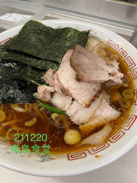 「ラーメン＋50チャーシュー＋のり　800+50+50」@青島食堂 秋葉原店の写真