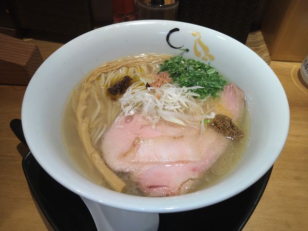 「塩そば」@SOBAHOUSE 金色不如帰 新宿御苑本店の写真