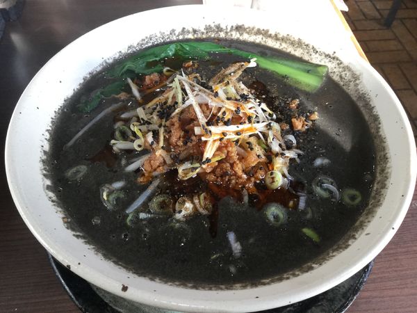 「濃厚黒胡麻担々麺」@焦がしらーめん 麺屋 誠の写真