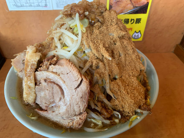 「中ラーメン　魚粉　ヤサイマシアブラマシマシ」@立川マシマシ ロイヤルスープの写真