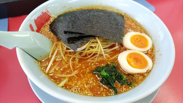「辛味噌ネギラーメン　激辛　味玉トッピング」@山岡家 松本店の写真
