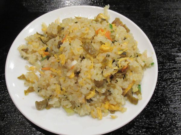 「麻辣刀削麺（900円）＋半高菜チャーハン（400円）」@三和の写真