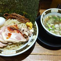 特製つけ麺 中盛(300g)・玉子１個追加・メンマ・ニンニク