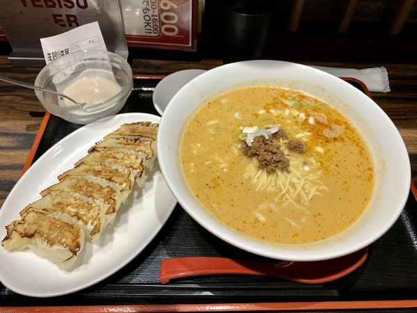「特製タンタン麺+焼餃子セット」@珉珉 八重洲店の写真