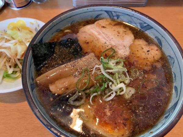 「醤油らーめん」@焦がしねぎらーめん 葱次郎 大宮西口店の写真