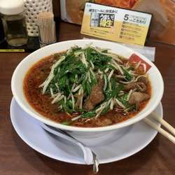 台湾ラーメン ニラレバ乗せ