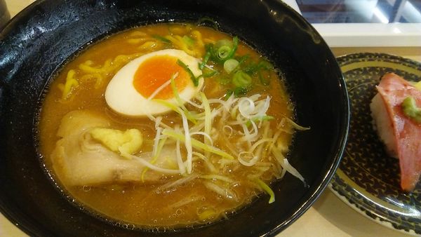 「濃厚！北海道味噌ラーメン 418円」@はま寿司 鹿浜店の写真