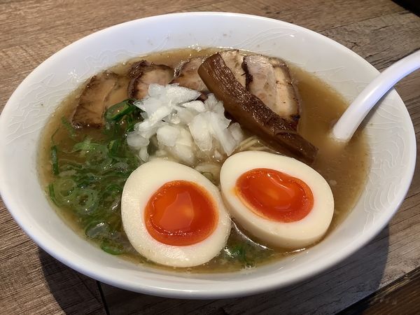 「豚鶏そば特製（醤油）　1200円」@伊藤商店の写真