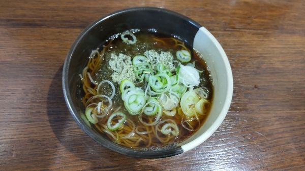 「とろろ昆布そば」@大橋やの写真