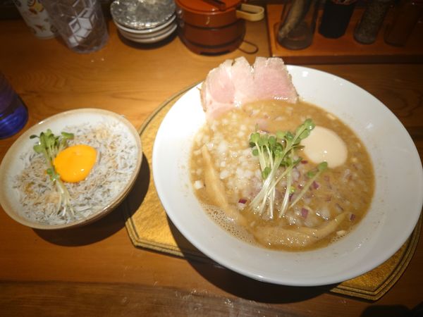 「濃厚煮干し豚骨」@金沢濃厚煮干豚骨 伊乃心の写真