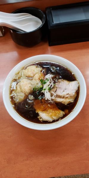 「海老ワンタンメン+濃口+生姜丼」@日陰の写真