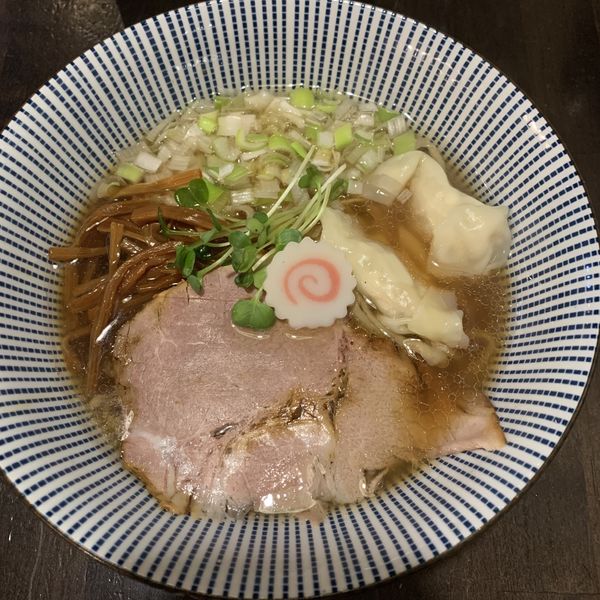 「【本日の限定】アゴ出汁ワンタン麺　900円」@らーめん こてつの写真