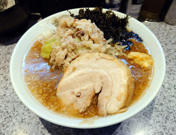 「限定 背脂煮干BLACK」@ラーメン宮郎の写真