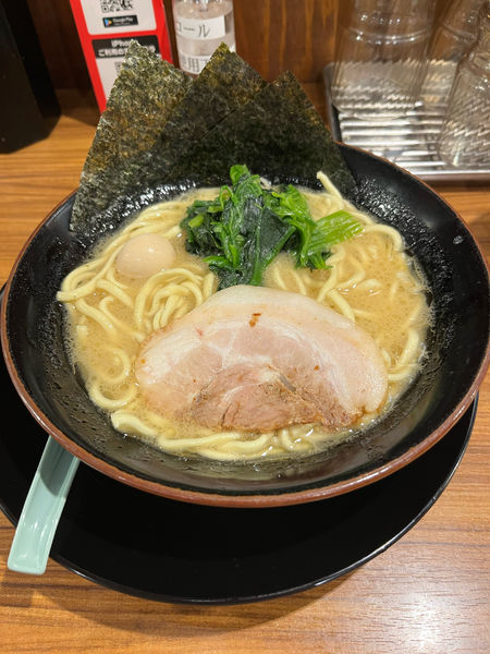 「ラーメン 760円」@横浜家系ラーメン 壱角家 新橋店の写真