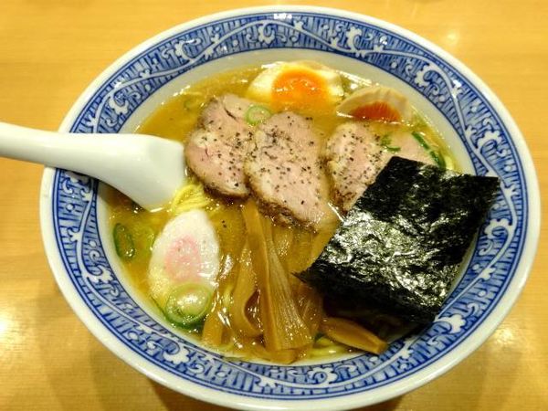 「特製中華そば(930円)」@中華そば 青葉 エキア志木店の写真