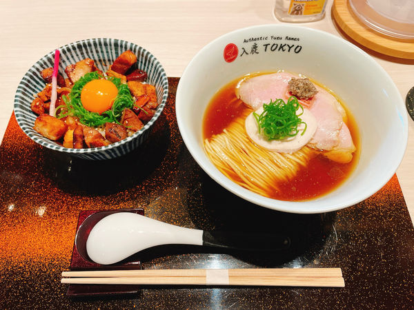 「ポルチーニ醤油ラーメン+お肉ごはん」@入鹿TOKYOの写真